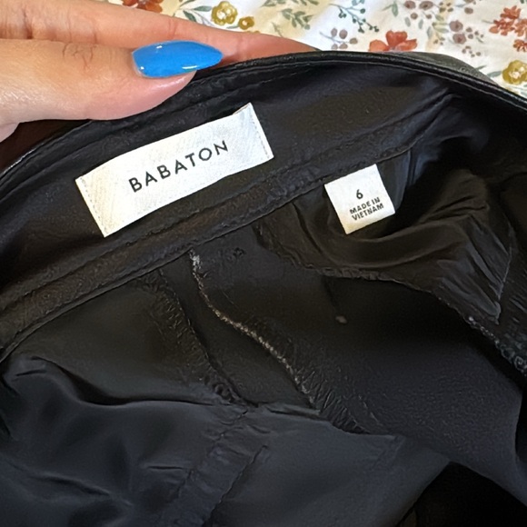 ARITIZIA LIKE NEW BABATON COMMAND VEGAN LEATHER PANTS - size 6 - black - regular - Picture 6 of 8